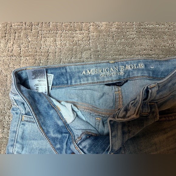 Women’s American Eagle skinny jeans - Picture 3 of 3
